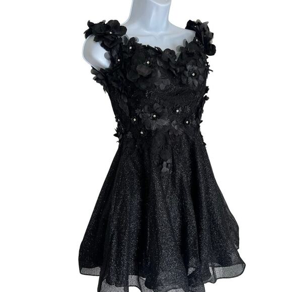 Dancing Queen Women’s Fit & Flare Appliqué Shimmer Prom Dress Black Size XS - Picture 5 of 12